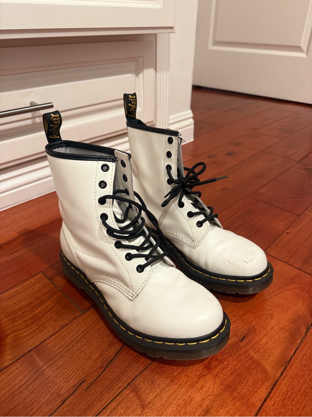 Doc Marten - Classic White boots